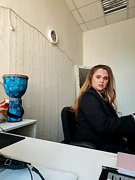 Juicy PeachLux online show from 15, 3, 2026