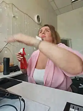 Juicy PeachLux online show from 29, 5, 2026