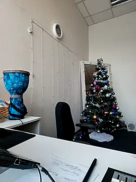 Snapshot of Juicy_PeachLux chatting on 17, 12, 2025 Juicy PeachLux online show from 17, 12, 2025