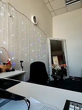 Juicy PeachLux online show from 13, 4, 2026