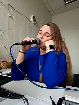Juicy PeachLux online show from 2, 5, 2026