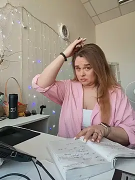 Juicy PeachLux online show from 17, 5, 2026