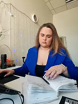 Juicy PeachLux online show from 3, 5, 2026