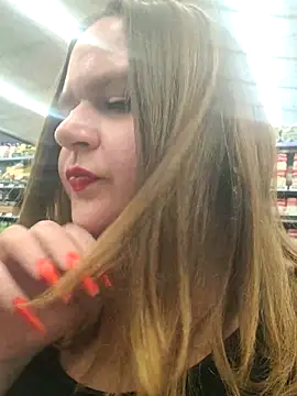 Bigmouthbitch online show from 14, 12, 2025