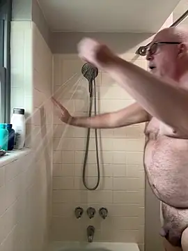 superbearboss online show from 4, 3, 2026