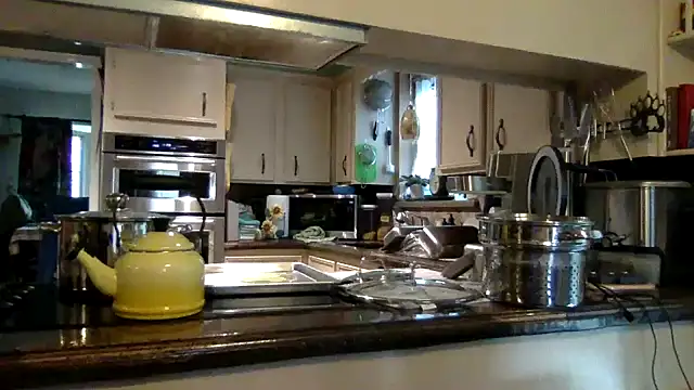 superbearboss online show from 21, 12, 2025