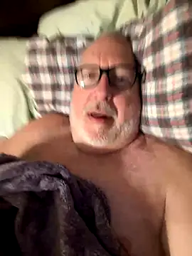 superbearboss online show from 12, 11, 2025