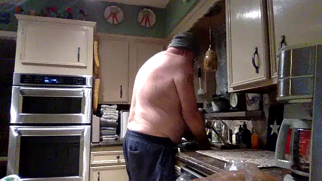 superbearboss online show from 28, 11, 2025