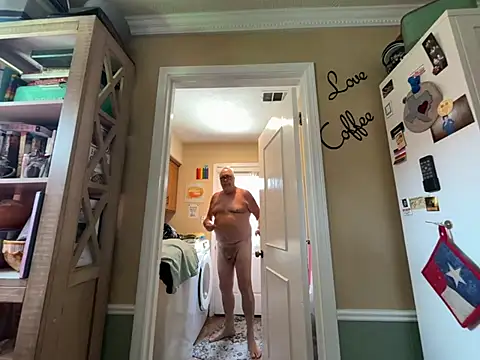 Snapshot of superbearboss chatting on 24, 6, 2026 superbearboss online show from 24, 6, 2026