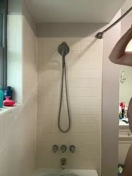 superbearboss online show from 17, 4, 2026