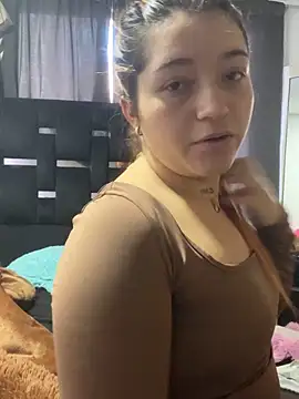 Snapshot of Karina_Leon chatting on 18, 4, 2026 Karina Leon online show from 18, 4, 2026