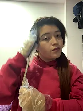 Karina Leon online show from 13, 12, 2025