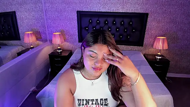 Snapshot of Scarlett__Johanson chatting on 15, 3, 2025 Scarlett Johanson online show from 15, 3, 2025