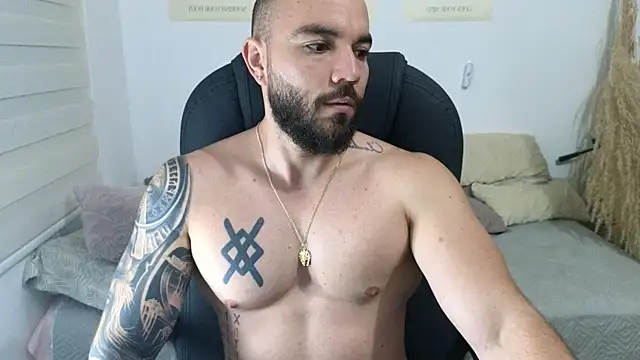 Snapshot of Isaac_Carter chatting on 17, 12, 2025 Isaac Carter online show from 17, 12, 2025