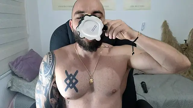 Snapshot of Isaac_Carter chatting on 16, 12, 2025 Isaac Carter online show from 16, 12, 2025