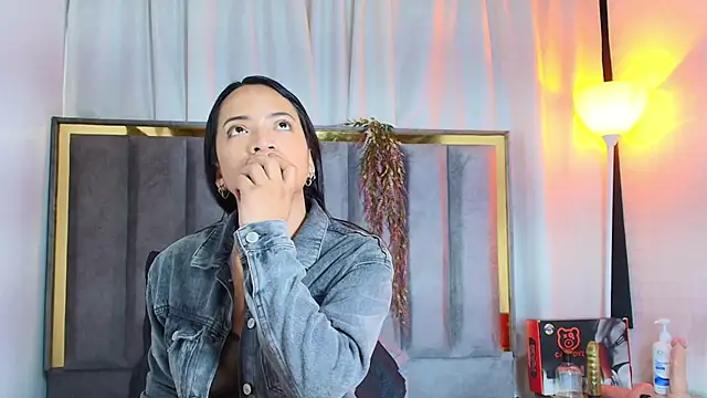 Snapshot of AvaX_777 chatting on 2, 2, 2026 AvaX 777 online show from 2, 2, 2026