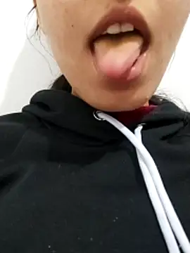 saraaxx1 online show from 1, 12, 2025