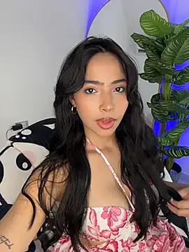  Emily Thompson  online show from 22, 7, 2026