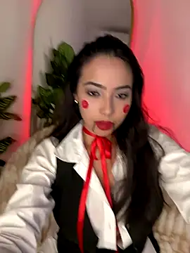  Emily Thompson  online show from 1, 11, 2025