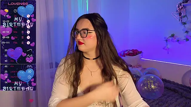 MiraLuccian online show from 24, 9, 2025