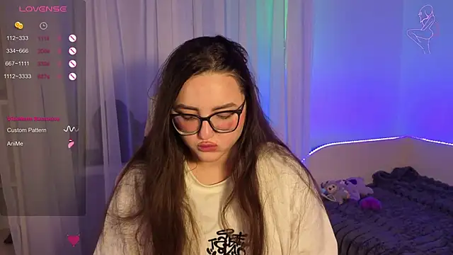 MiraLuccian online show from 17, 9, 2025