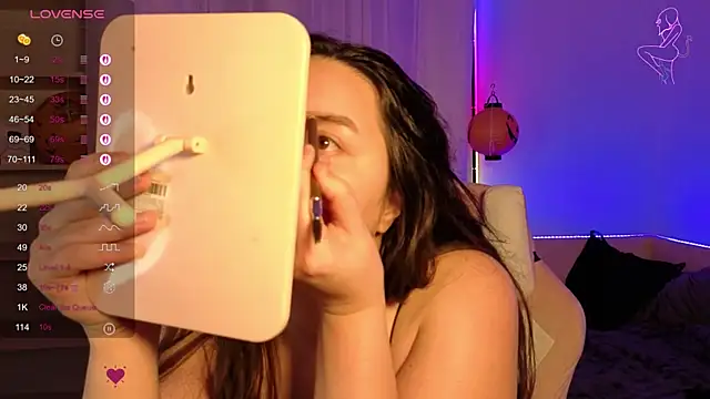 MiraLuccian online show from 5, 11, 2025