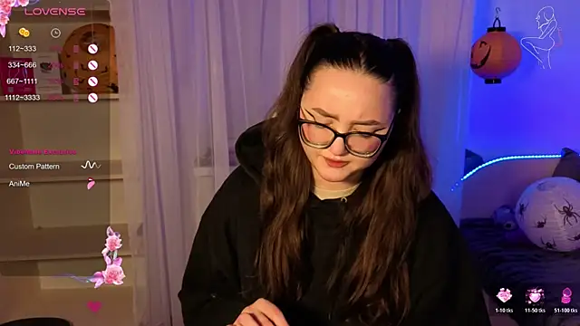 MiraLuccian online show from 22, 10, 2025