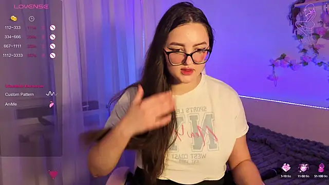 MiraLuccian online show from 12, 9, 2025