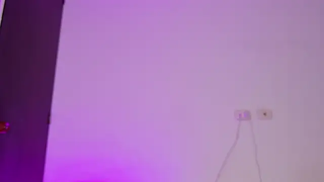 isahilton1 online show from 10, 9, 2025