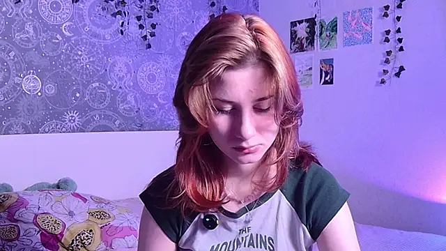 Snapshot of Cute_Cate404 chatting on 9, 11, 2025 Cute Cate404 online show from 9, 11, 2025