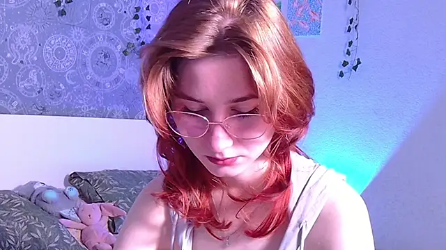 Snapshot of Cute_Cate404 chatting on 18, 9, 2025 Cute Cate404 online show from 18, 9, 2025