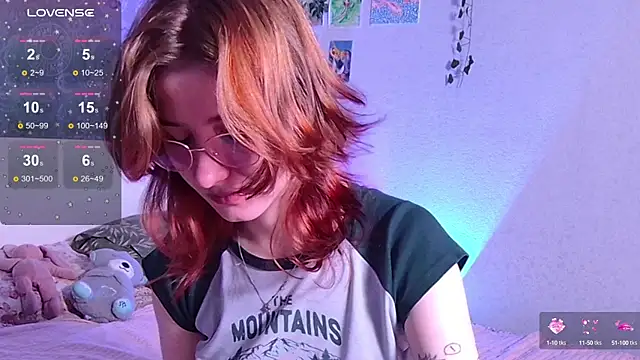 Snapshot of Cute_Cate404 chatting on 20, 9, 2025 Cute Cate404 online show from 20, 9, 2025