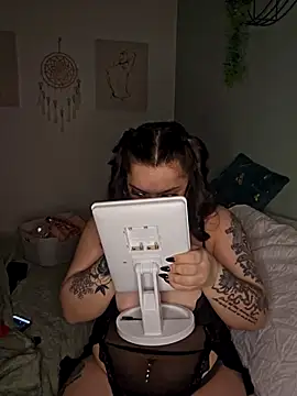 Saucy-Serenity online show from 18, 3, 2026