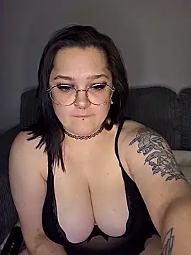 Saucy-Serenity online show from 24, 10, 2025