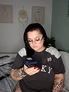 Saucy-Serenity online show from 21, 12, 2025