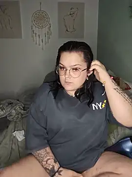 Saucy-Serenity online show from 17, 5, 2026