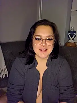 Saucy-Serenity online show from 17, 10, 2025