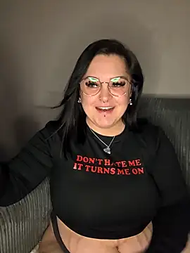 Saucy-Serenity online show from 8, 11, 2025