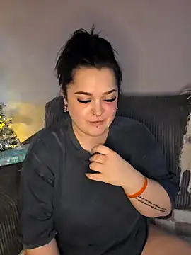 Saucy-Serenity online show from 27, 11, 2025