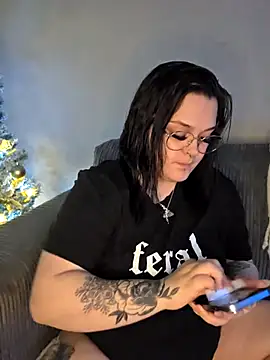 Saucy-Serenity online show from 18, 11, 2025