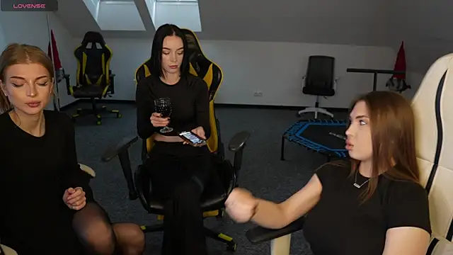 Billie054 online show from 4, 11, 2025