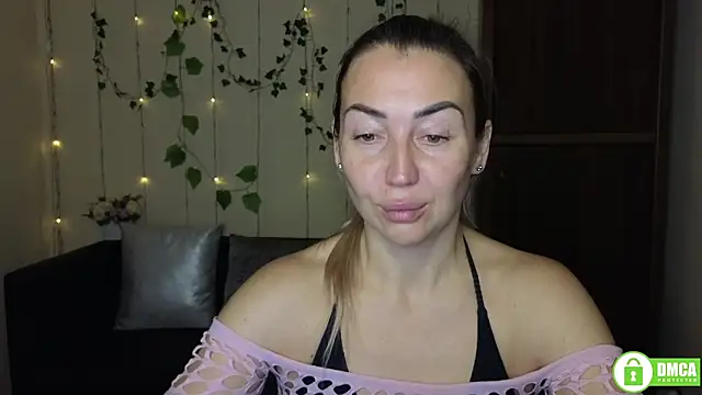 Kiss julli88I online show from 28, 11, 2025