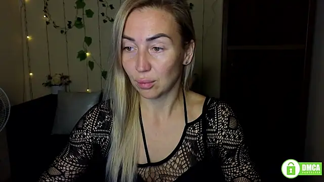 Kiss julli88I online show from 4, 10, 2025