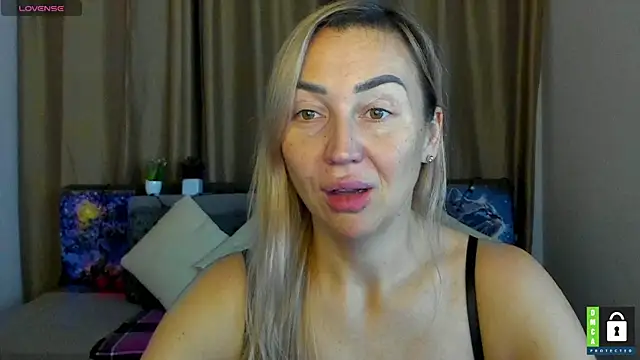 Kiss julli88I online show from 1, 12, 2025