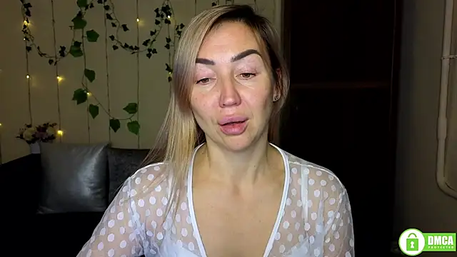 Kiss julli88I online show from 4, 12, 2025