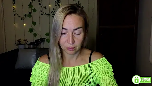 Kiss julli88I online show from 14, 9, 2025