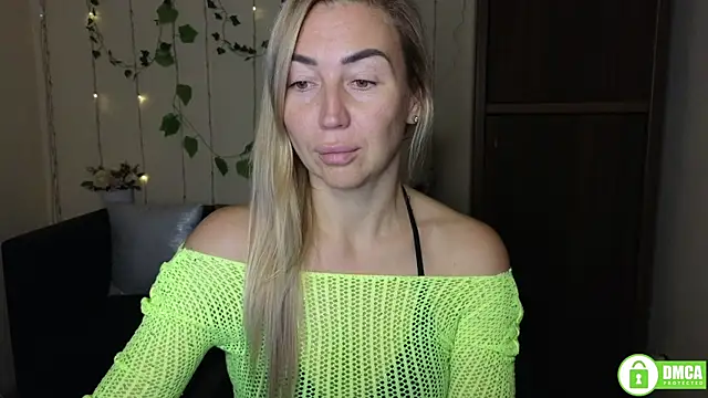 Kiss julli88I online show from 14, 10, 2025