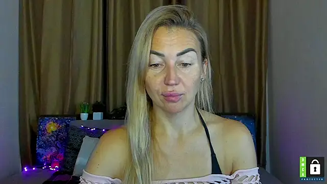 Kiss julli88I online show from 18, 10, 2025