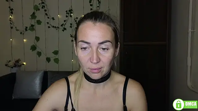 Kiss julli88I online show from 3, 11, 2025