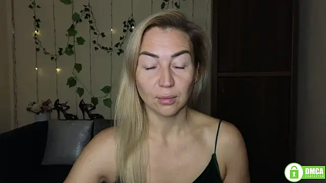 Kiss julli88I online show from 4, 11, 2025